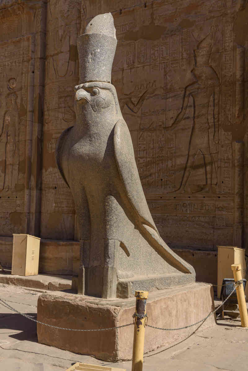 Egipto 165 - Edfu - Templo de Horus.jpg